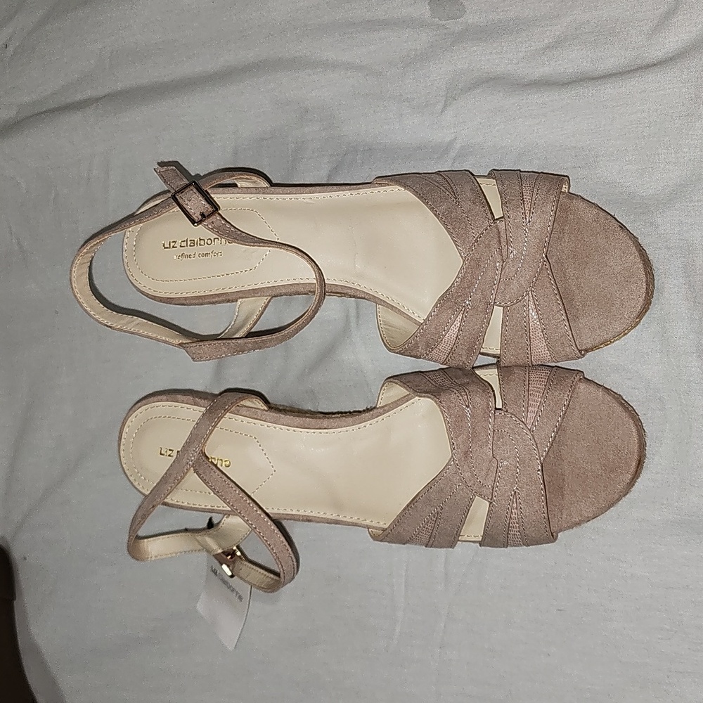 New Liz Claiborne Refined Comfort Wedges